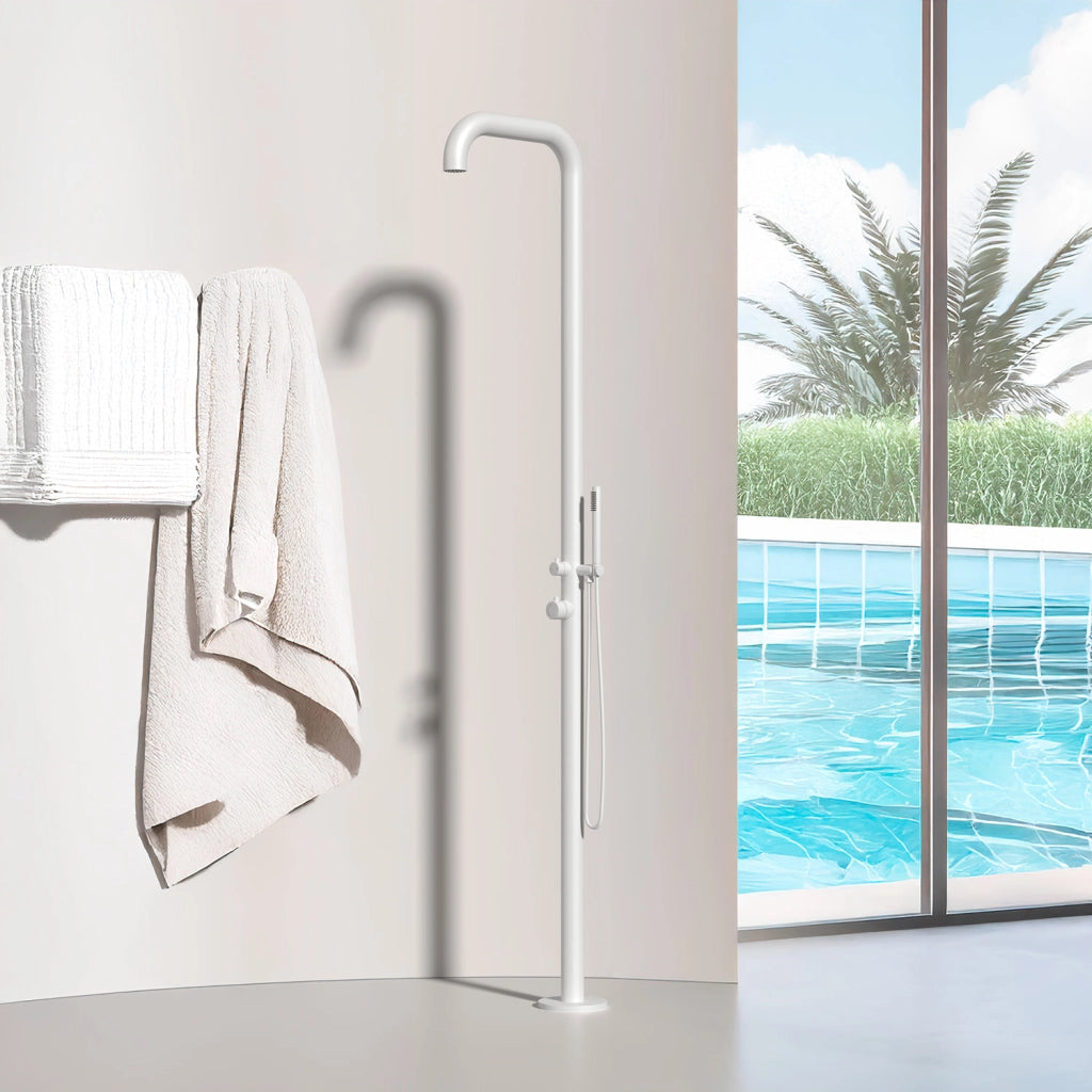 SINED Doccia Bianca In Acciaio Inox 316L Da Esterno con Miscelatore e Doccino Altezza 2300 mm Diametro 6 cm Acqua Caldafredda Attacchi Integrati Anche Per Ambienti Marini DOCCIA CHIA BIANCA