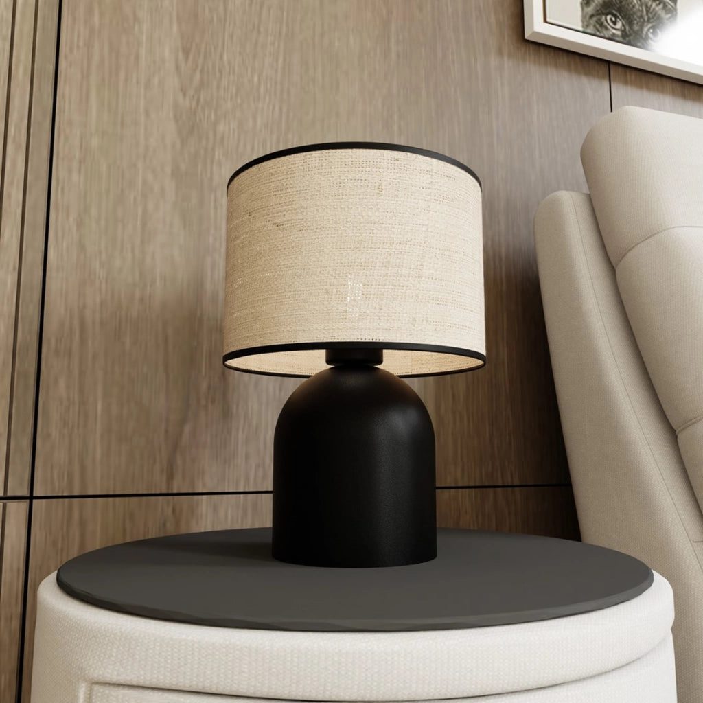 Lampada da tavolo Aspen in acciaio nero e tessuto effetto rattan