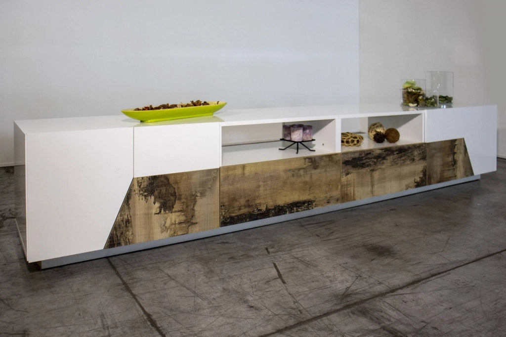 Mobile da soggiorno Porta Asdrubale, Made in Italy, Credenza per Asdrubale da salotto a 4 ante geometriche e 2 cassetti, Cm 260x43h46, Bianco lucido e Acero