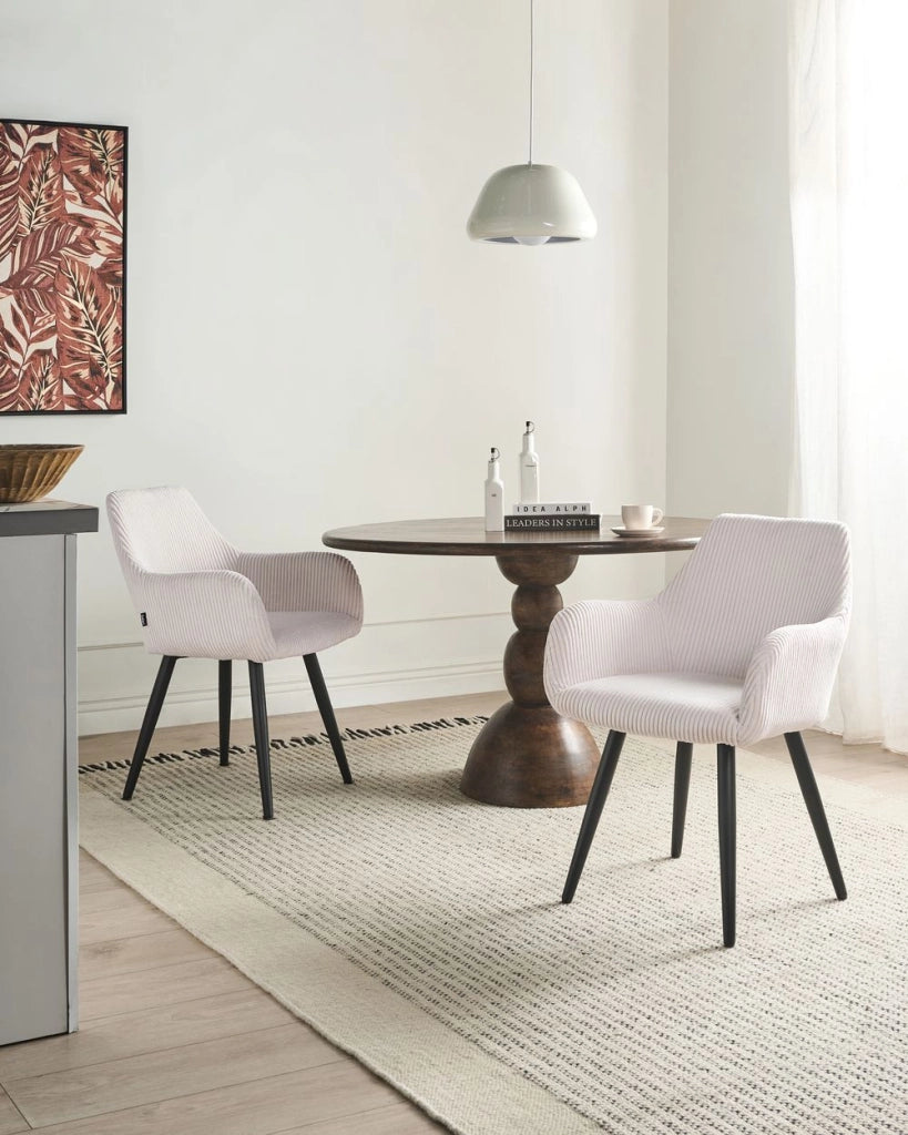 Set di 2 sedie da pranzo in velluto a coste rivestimento in velluto beige chiaro con braccioli base in metallo design moderno