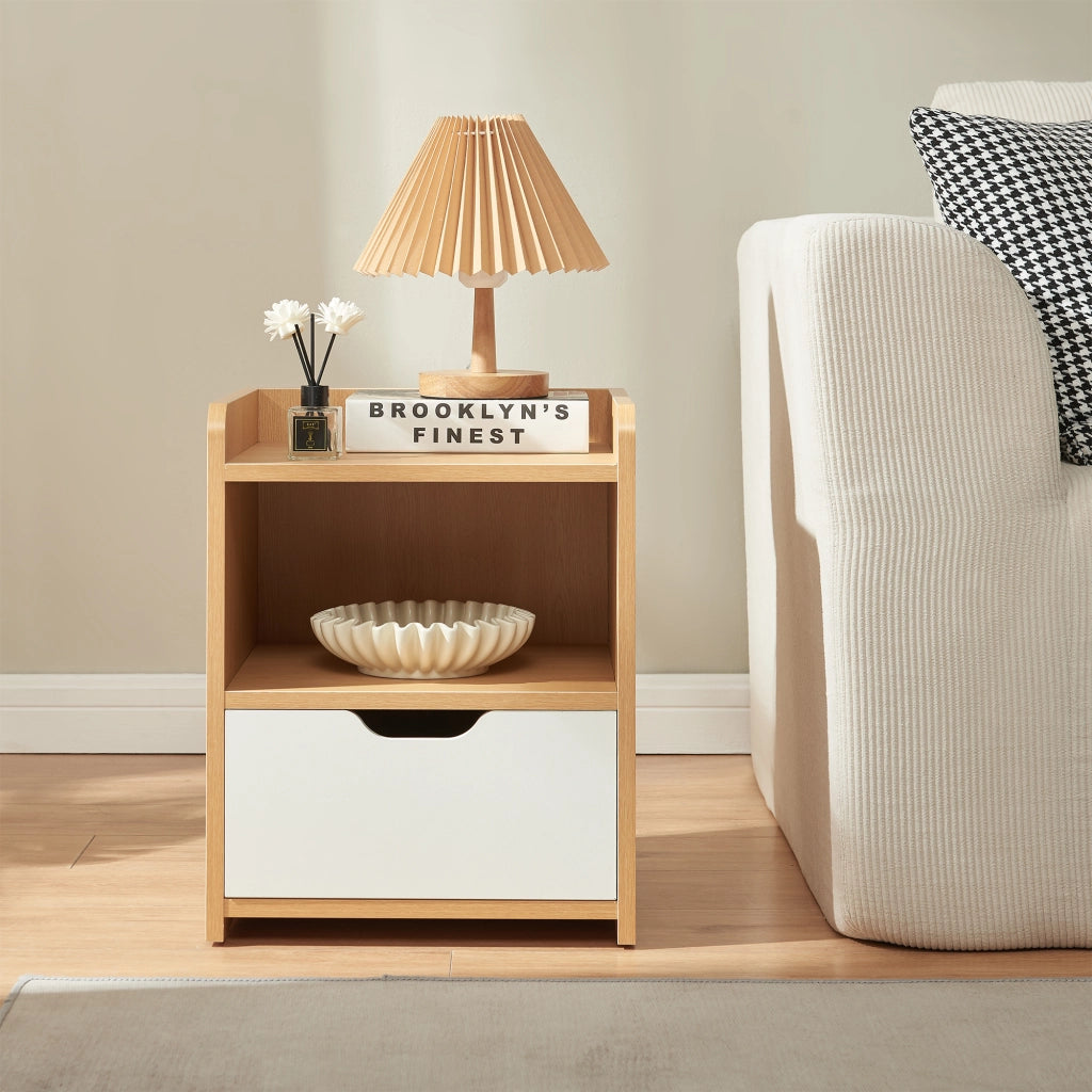 Comodino Bordkak con Cassetto e Scomparto Aperto 45 x 36 x 34 cm - Effetto Rovere / Bianco [en.casa]