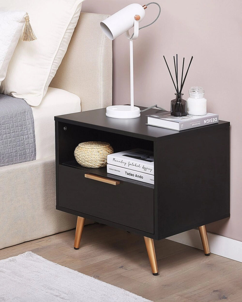 Comodino MDF Nero Gambe in metallo dorato Cassetto portaoggetti Scaffale finitura opaca Comodino camera da letto
