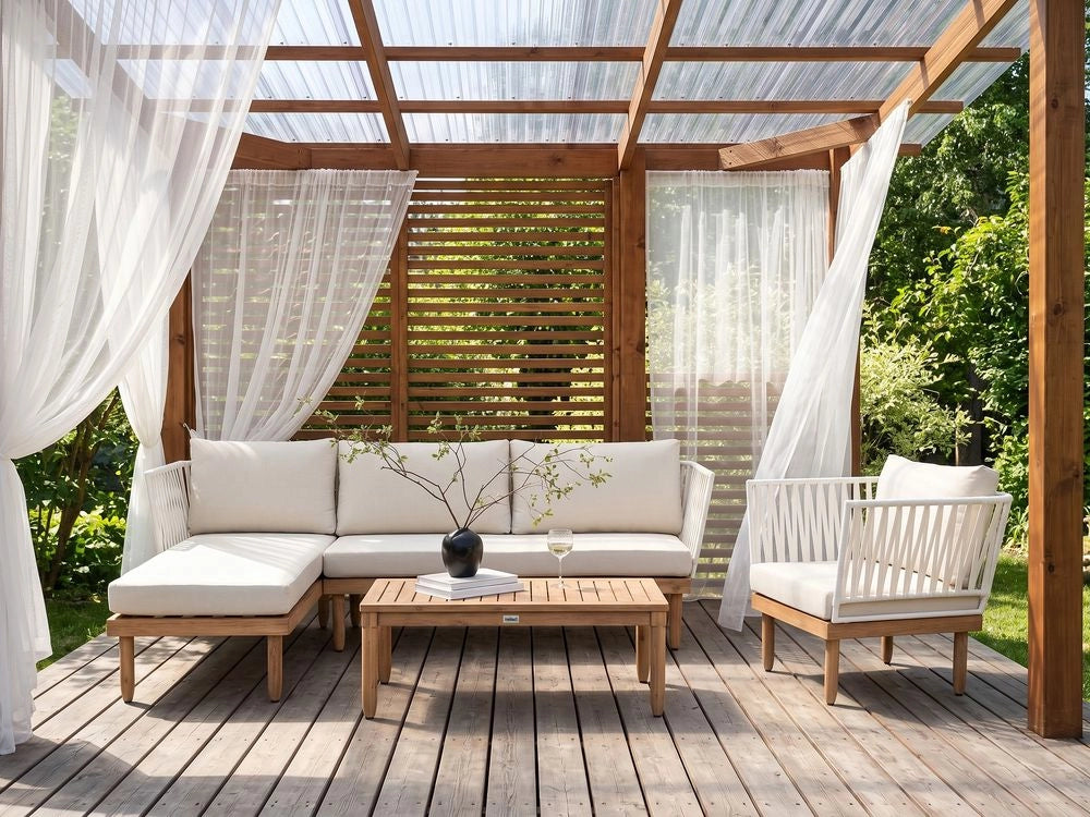 Set Lounge da Esterno in Legno di Acacia con Cuscini Bianchi Poltrona in Rattan Sintetico e Tavolino 4 Posti Destro