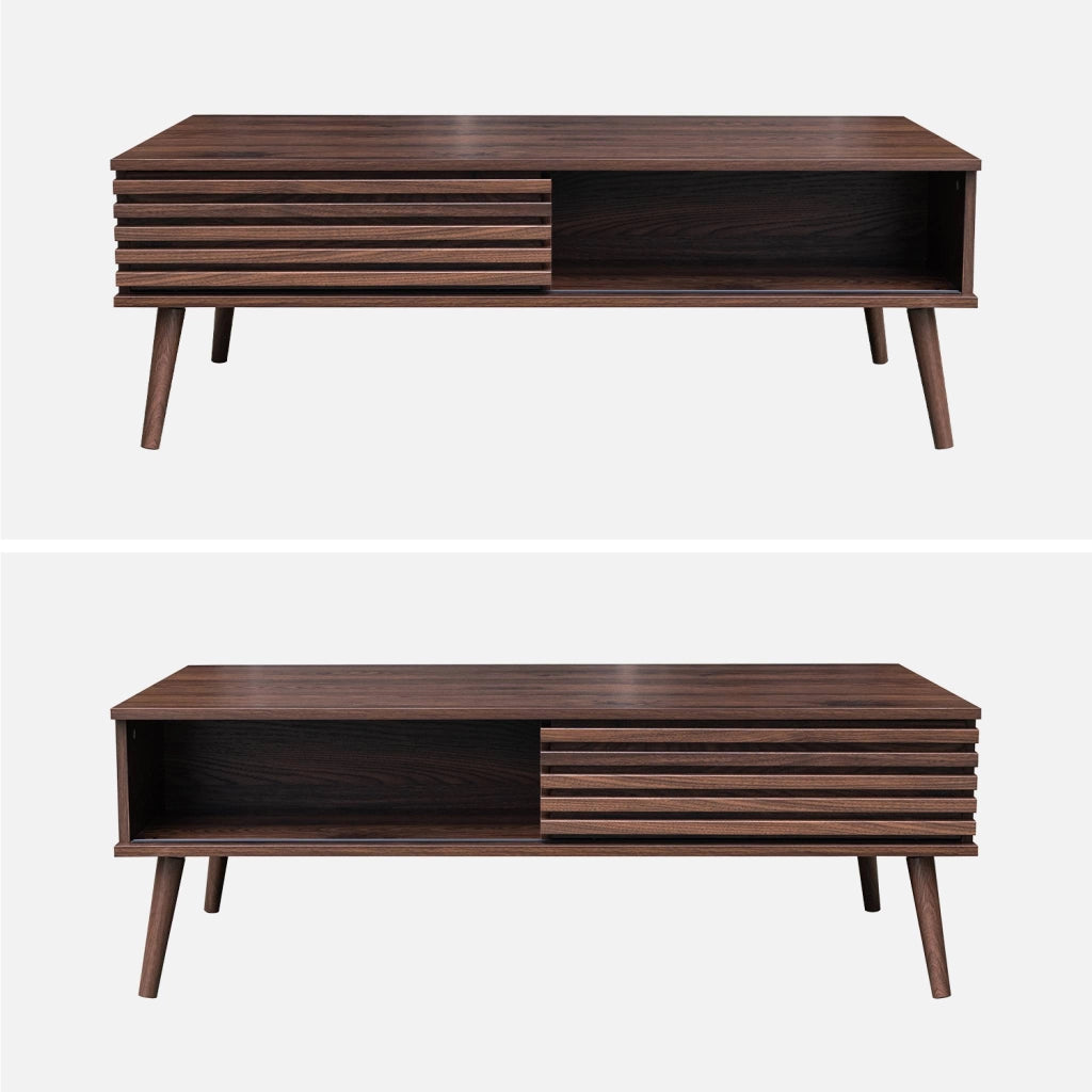 Tavolino scandinavo con ante scorrevoli, decoro in legno scanalato,