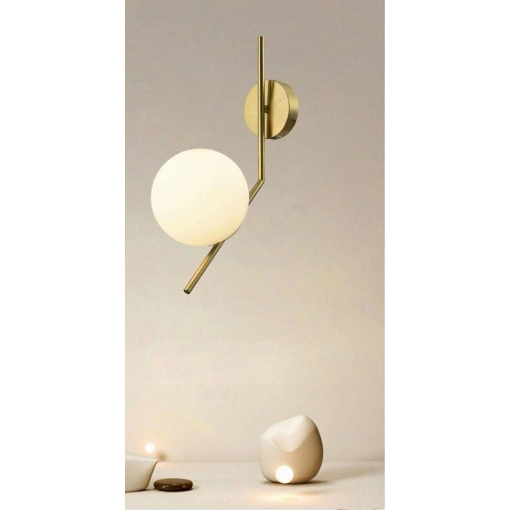 Trade Shop - Applique Da Parete Con Sfera In Vetro Bianco Attacco E27 Metallo Oro Lampada 32804 -