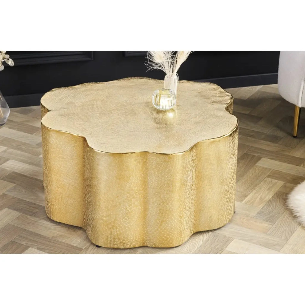 Tavolino basso TRIANE dorato forma organica – Alluminio lucido design asimmetrico