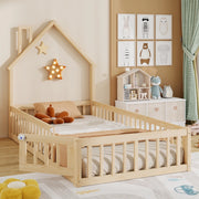 Letto a casetta 90x200 cm con design a camino e sponde in pino e MDF colore naturale