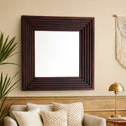 Specchio quadrato da parete Borders con cornice in legno marrone scuro | Duzzle