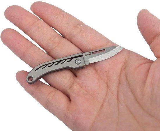 Zakmes Opvouwbaar 11 pollici con lama in acciaio inox e impugnatura in titanio ultra-compacto e leggero