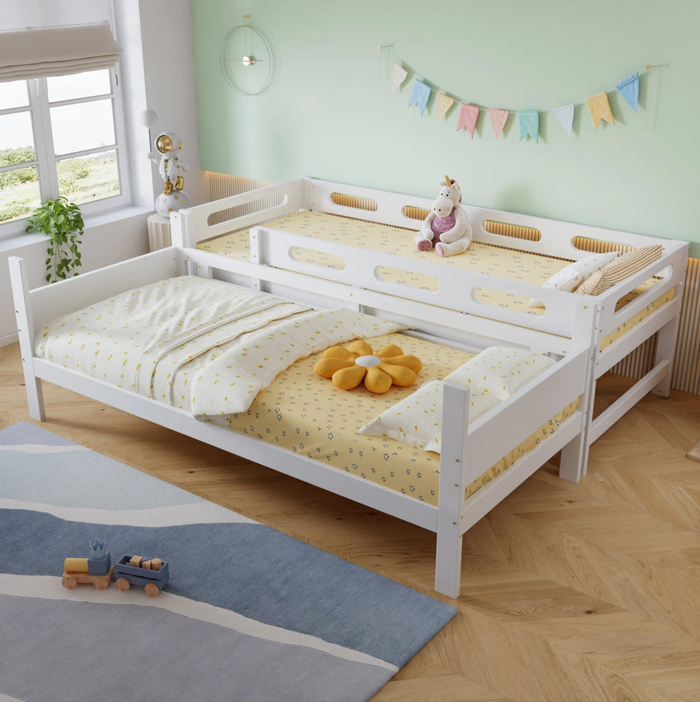 Letto a castello 90x200 cm con scala e barriera di sicurezza in legno bianco