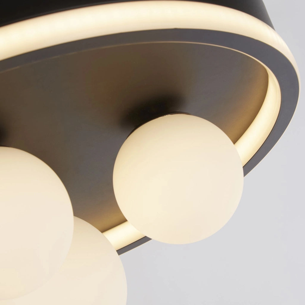 Trident 3Lt LED Flush, metallo nero e sfere in vetro opalino