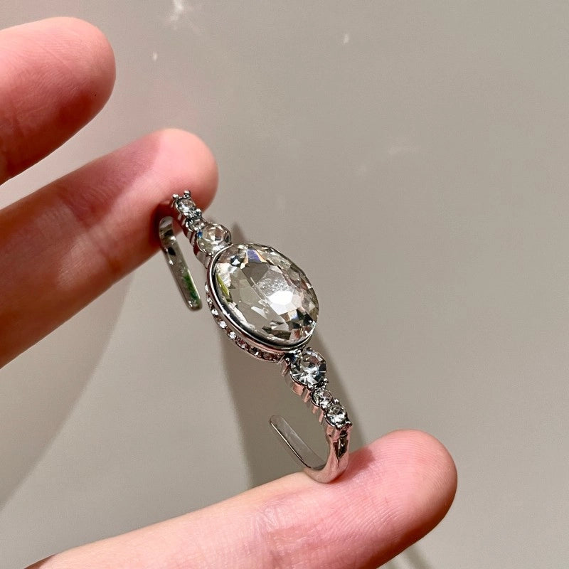 Orecchini a clip personalizzati in stile europeo e americano con cristalli scintillanti, adatti anche a orecchie non forate.