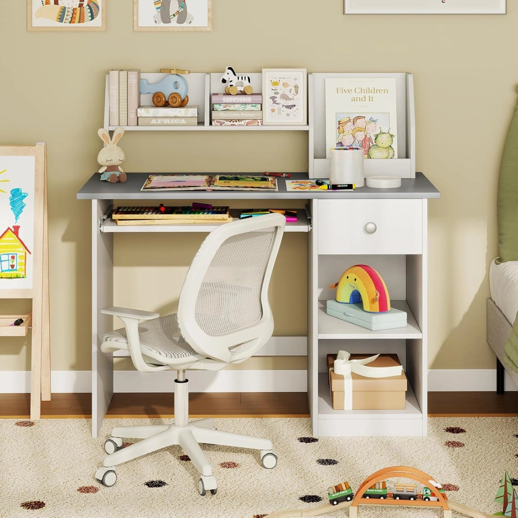 Scrivania per Bambini 3-6 Anni, Tavolo in Legno con Vassoio per Tastiera e Cassetto, Libreria Laterale e Mensole Superiori e Ampio Piano del Tavolo, Ideale per Cameretta (Grigio)