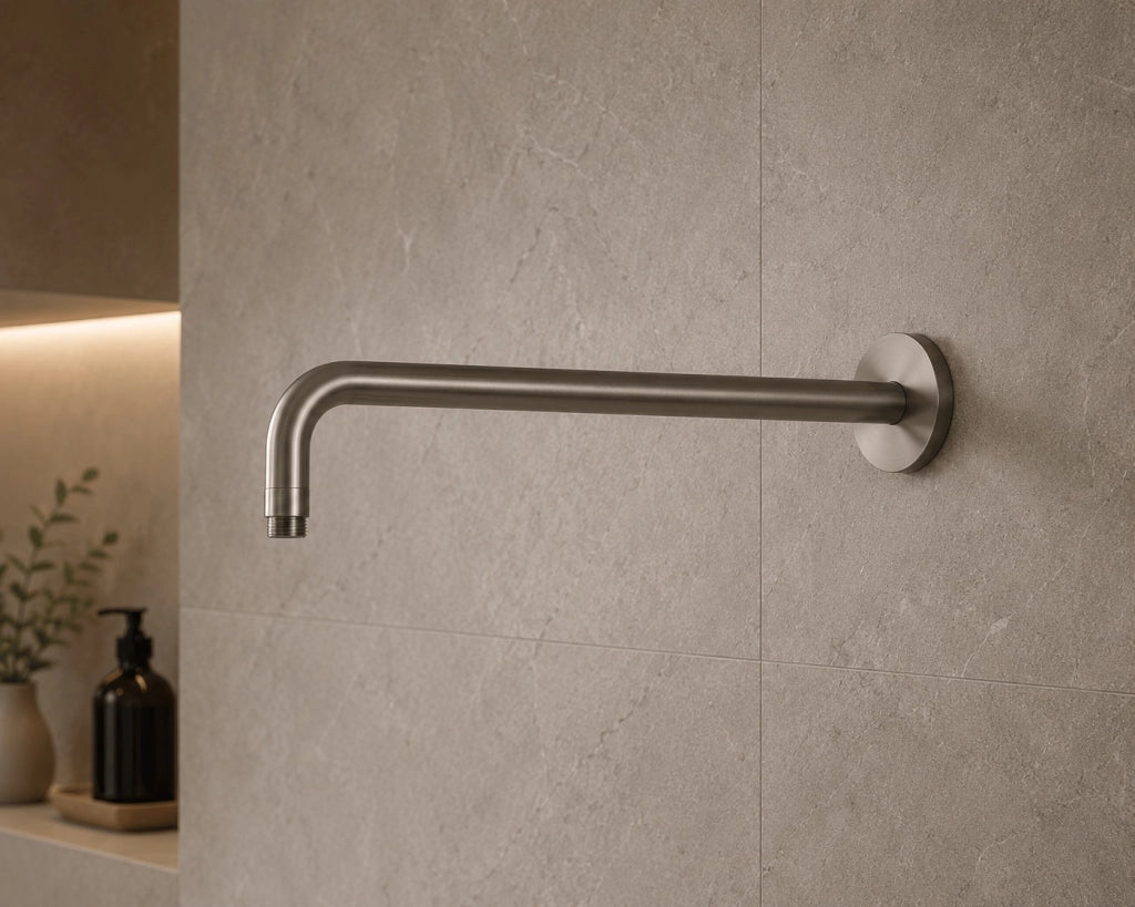 SINED Braccio doccia parete in acciaio inox 316L finitura canna di fucile lungo modello Levante resistente e durevole per installazione parete BRACCIO-DOCCIA-PARETE-LEVANTE-CANNA-FUCILE
