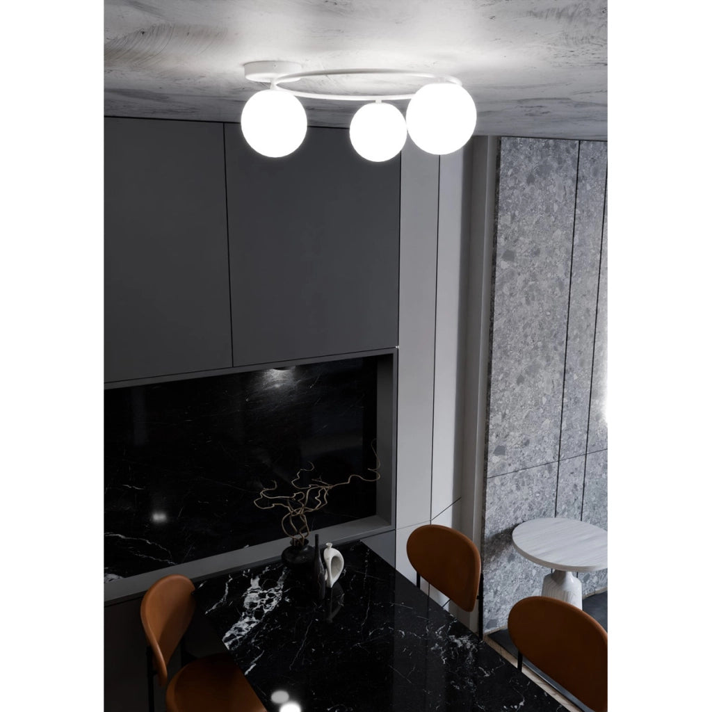 Lampada a sospensione Sopra in acciaio bianco e vetro opalino