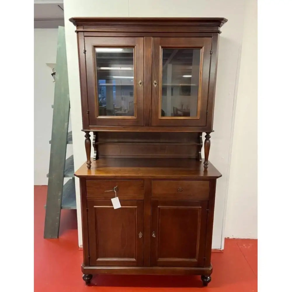 Cristalliera 4 ante 2 cassetti arte povera in legno massello e mdf con rifinitura in noce 104x43x218 H