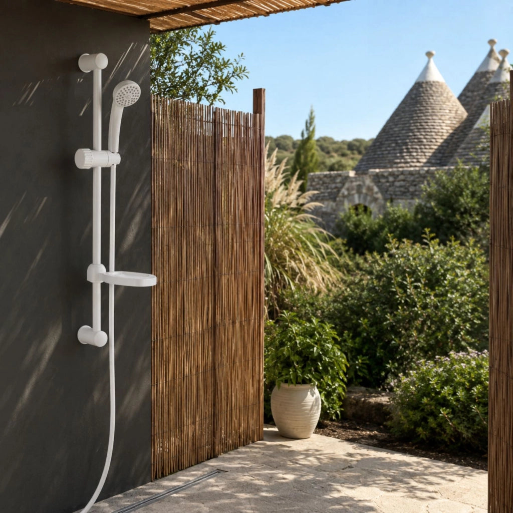 Saliscendi in abs bianco blush con doccetta e portasapone par campeggio nautica giardino