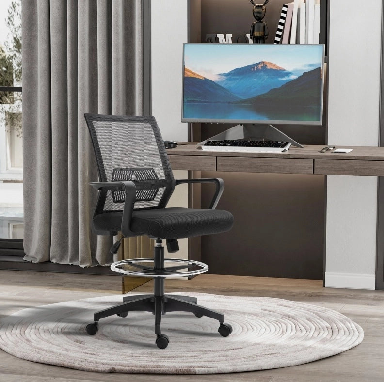 Sedia da ufficio ergonomica con poggiapiedi regolabile