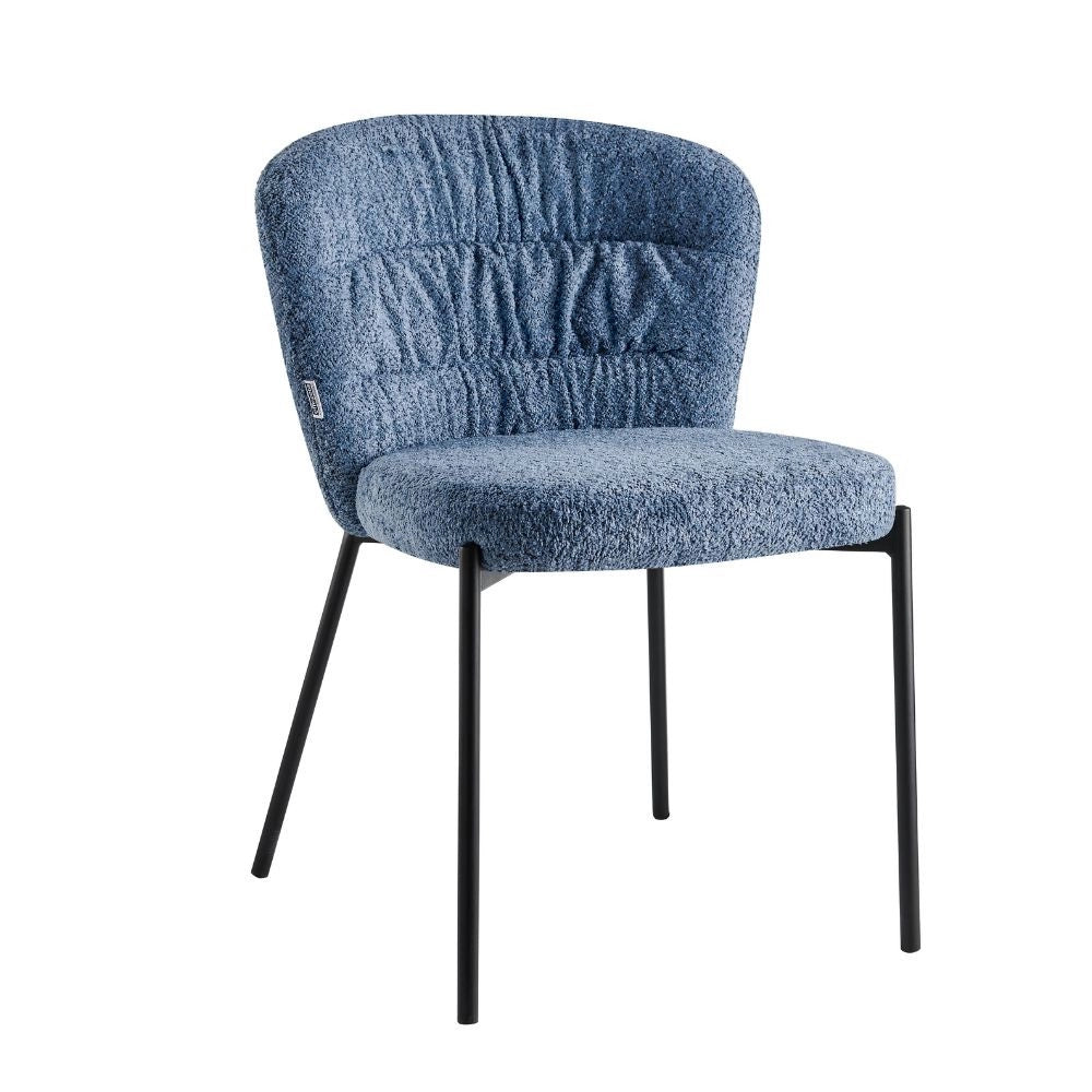 Set 4 Sedie Cami in tessuto teddy azzurro polvere: un connubio di design e comfort