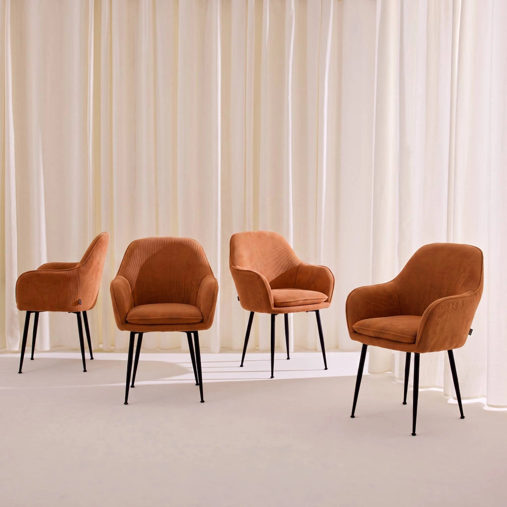 Set 4 poltrone in velluto a coste con gambe in metallo, camel