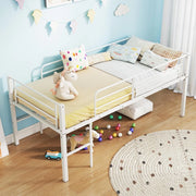 Letto a Castello in Metallo, Letto per Bambini con Protezione Anticaduta e Scala su Entrambi i Lati, Letto per Ragazzi con Rete a Doghe e Ampio Spazio Giochi/Ripostiglio sotto Letto (Bianco)