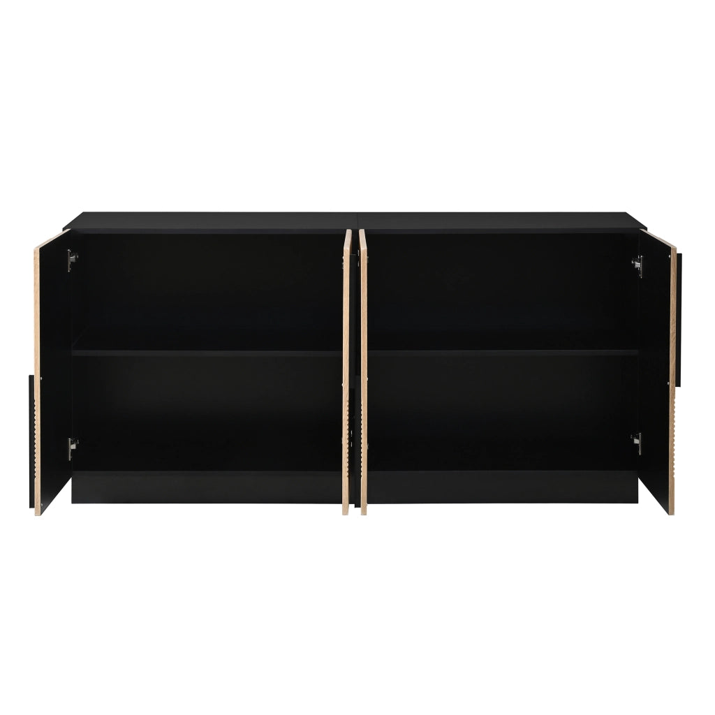 Credenza, mobile contenitore, ante con rilievi, maniglie in metallo, pannelli in truciolato + MDF, colore naturale e nero