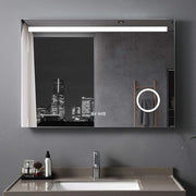 Specchio Bagno con Illuminazione LED 80 x 60 cm | Specchio da Parete Senza Fonte di Luce, con Funzione Anti-Condensazione, Orologio e Prese Elettriche