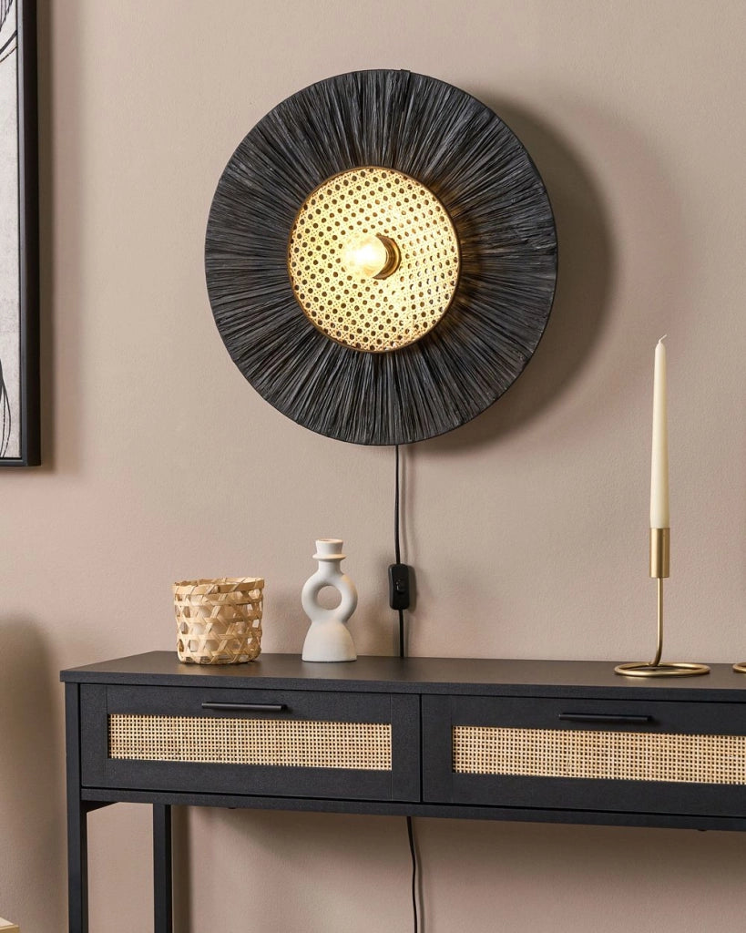 Lampada da parete con paralume in carta nera Japandi in stile naturale