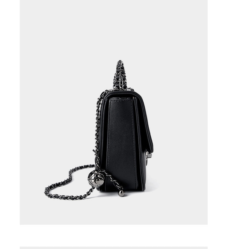 Borsa a tracolla da donna in vera pelle, graziosa, con tracolla lunga, colore nero.