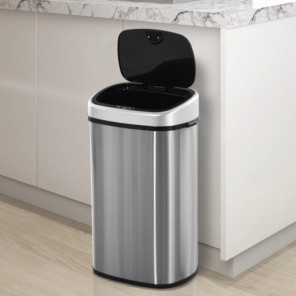 Pattumiera con sensore automatico 58L ¨C Xylo ¨C acciaio inox, impermeabile, argento