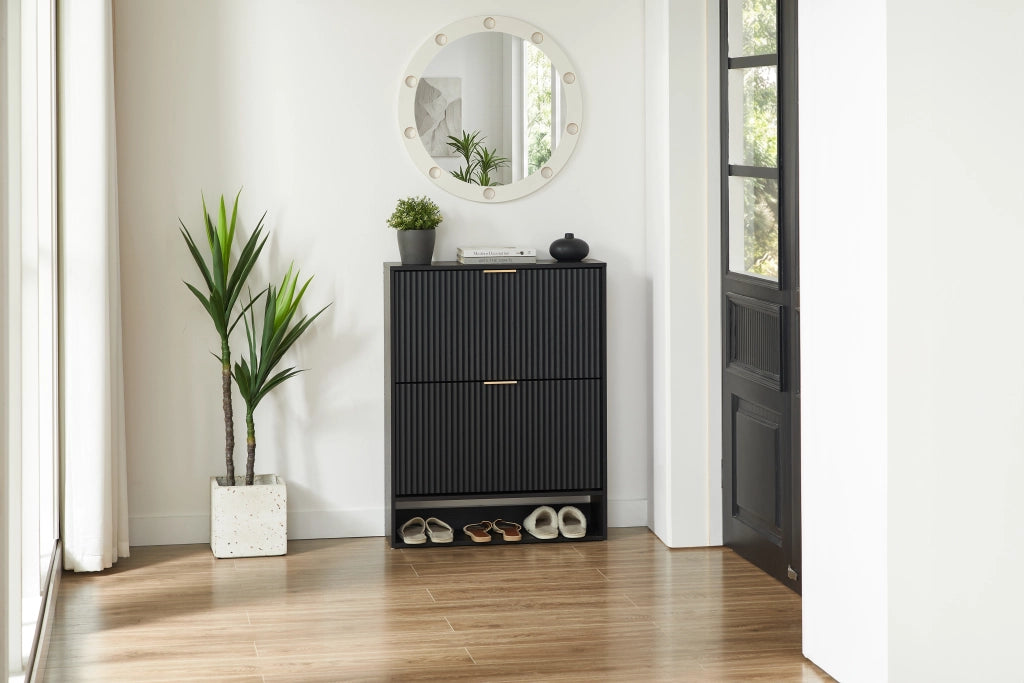 Scarpiera salvaspazio 80 x 24 x 102 cm con frontali scanalati, porta basculante e dispositivo antiribaltamento, colore nero