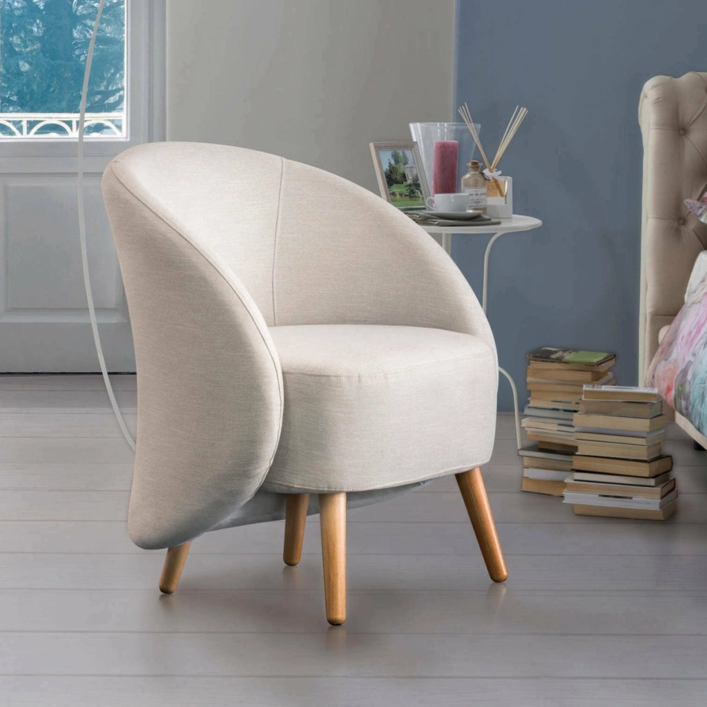 Poltrona Alla, Poltrona di design da salotto, 100% Made in Italy, Poltroncina relax in tessuto imbottito, cm 70x60h80, Beige
