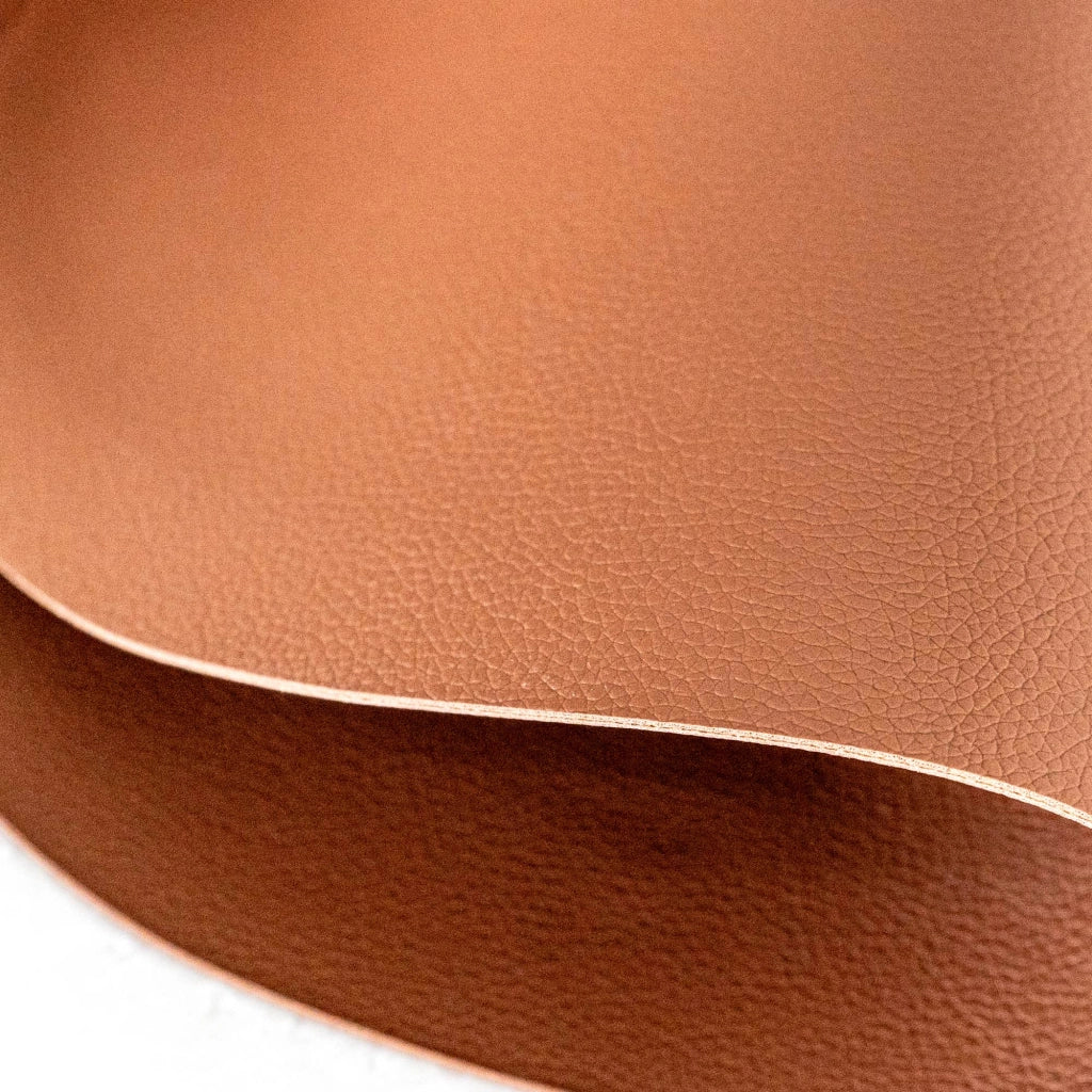 Set di 4 Tovagliette Americane in Similpelle – Eleganti, Antimacchia, Antiscivolo, Impermeabili, Termoresistenti e Lavabili – Utilizzabili da Entrambi i Lati, Ideali per Tavolo da Pranzo o Cucina Marrone