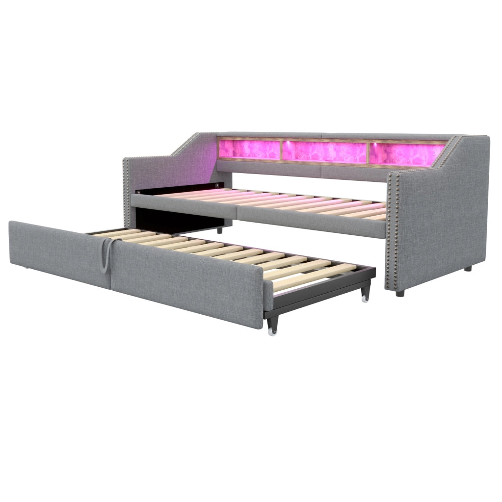 Divano letto estraibile con contenitori laterali, USB e struttura a doghe