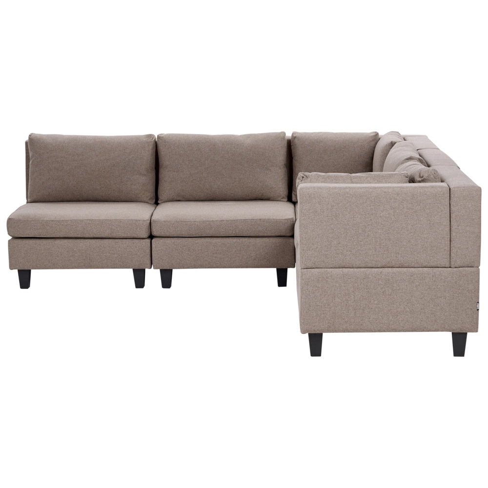 Divano componibile a 5 posti imbottito in tessuto marrone gambe nere lato sinistro stile moderno