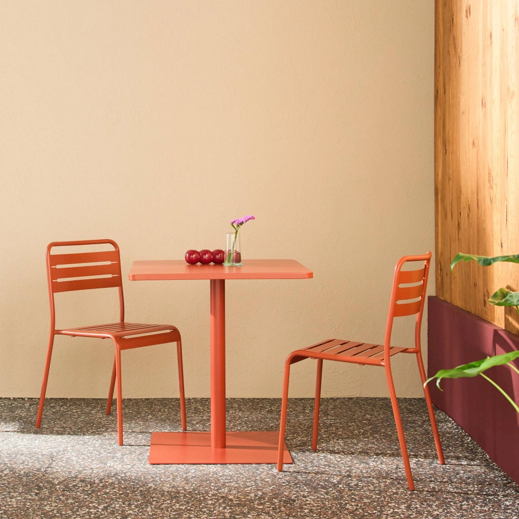 Set tavolo da giardino quadrato in acciaio con 2 sedie, terracotta
