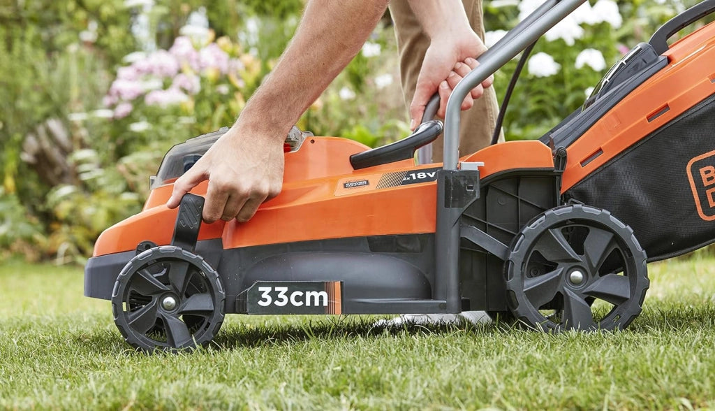 Tosaerba Tagliaerba Rasaerba Black & Decker B+D LITIO 2X18V-4,0Ah BCMW33184L2