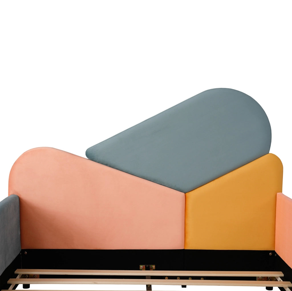 Letto imbottito 140x200 cm con protezione laterale; patchwork in velluto blu multicolore