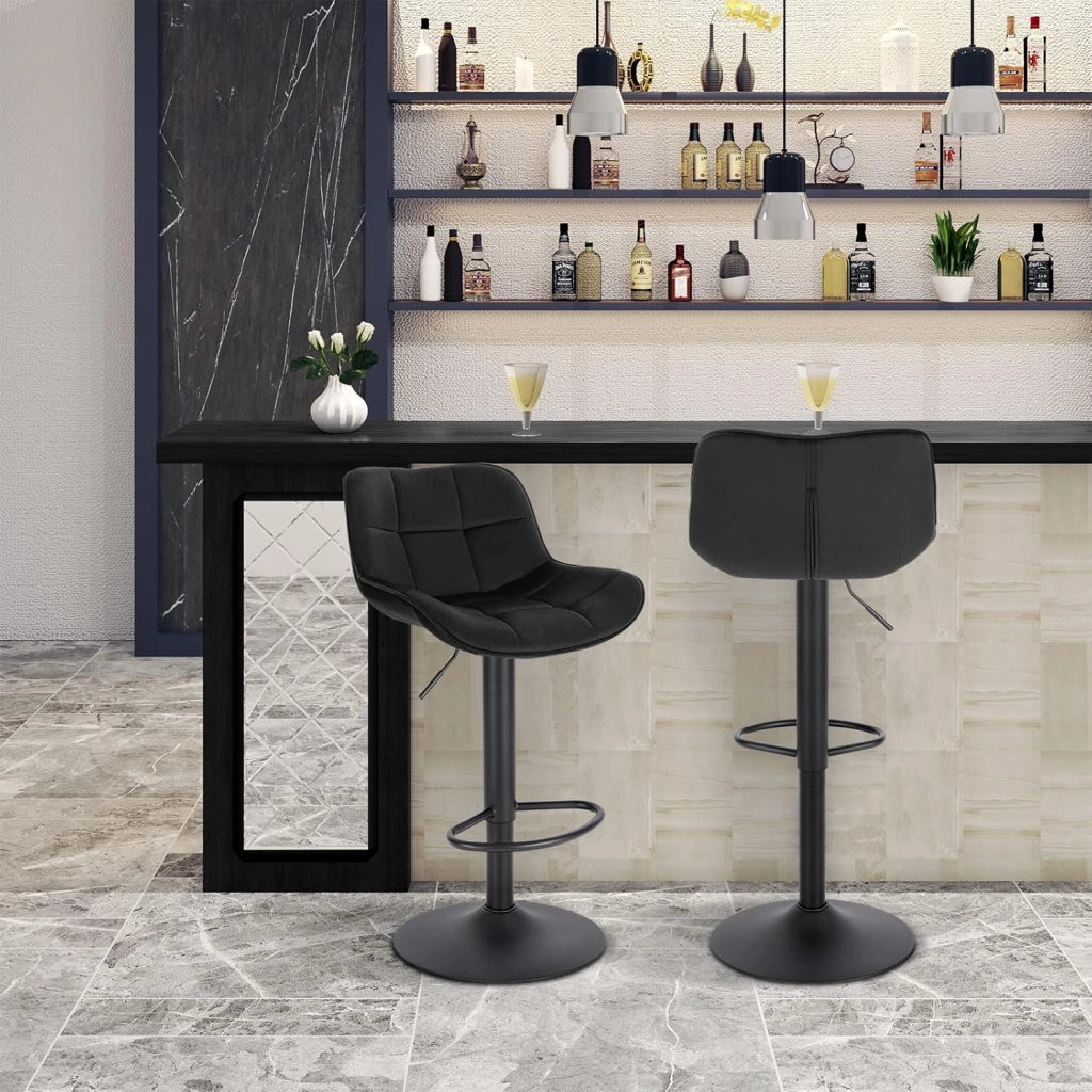 Set di 2 Sgabelli da Bar Moderni, Sgabelli da Cucina con Schienale e Poggiapiedi, Sedie Alte Girevoli e Regolabili con Seduta Imbottita in Velluto, Altezza Sedile, Nero