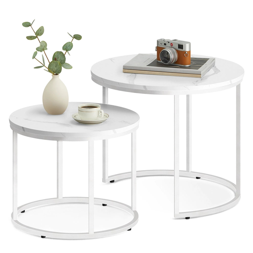 Set di 2 tavolini da salotto a incastro effetto marmo bianco