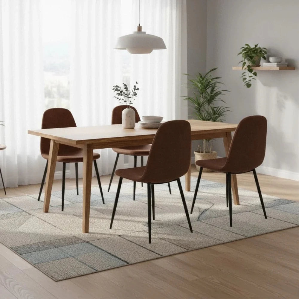 Set di 4 sedie da pranzo imbottite in similpelle marrone Aurelia con struttura in metallo facili da pulire | Duzzle