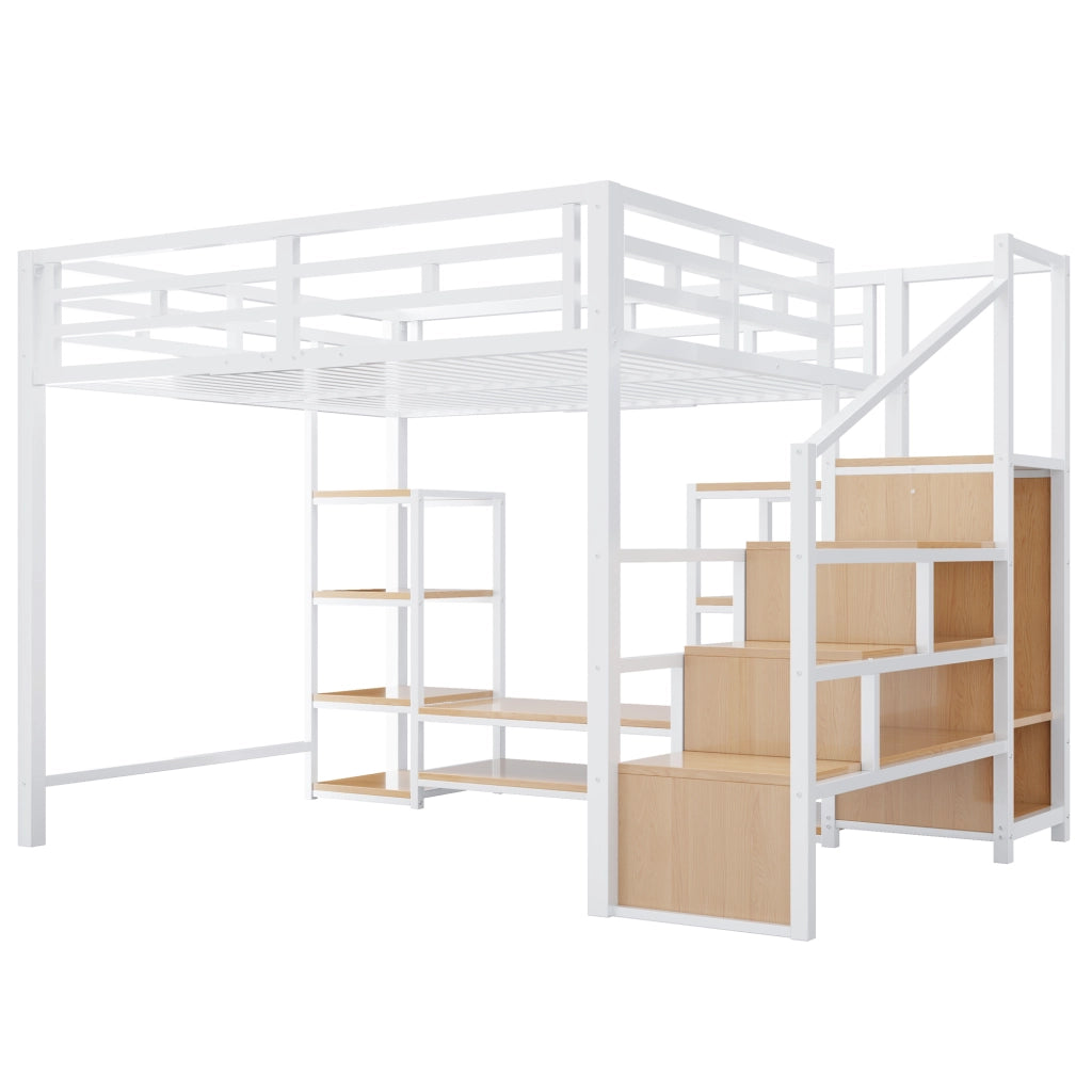 Letto a soppalco 140x200 cm con supporto TV, presa elettrica e scala contenitiva, struttura in metallo e MDF, bianco
