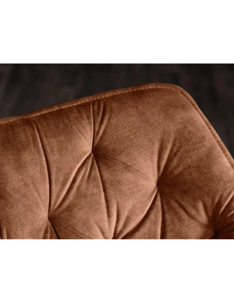 Set di 2 sedie design COMFY girevoli a 180° in velluto marrone trapuntato e piedi neri