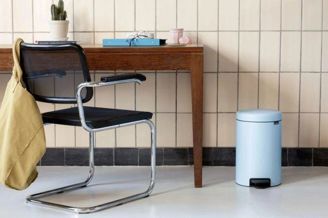 Brabantia 202483 NewIcon Pattumiera a Pedale 12 L Acciaio Antiscivolo con Chiusura Ammortizzata colore Blu
