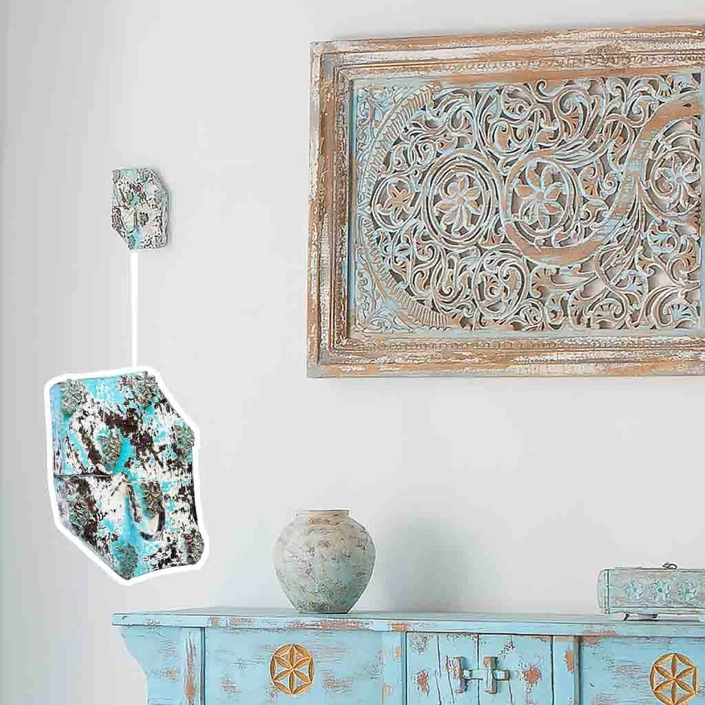 Appendino in legno intagliato con finitura blu anticata artigianale 16x0x8h cm