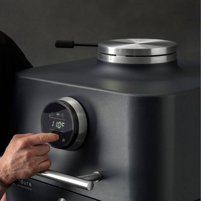 4K kamado tecnologico all-in-one di Everdure by Heston Blumenthal