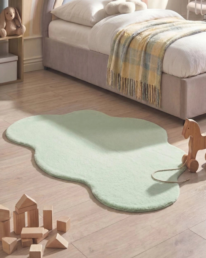 Tappeto Irregolare Verde Chiaro in Finta Pelliccia 80 x 120 cm a Pelo Lungo per Soggiorno con Retro in Poliestere Stile Moderno