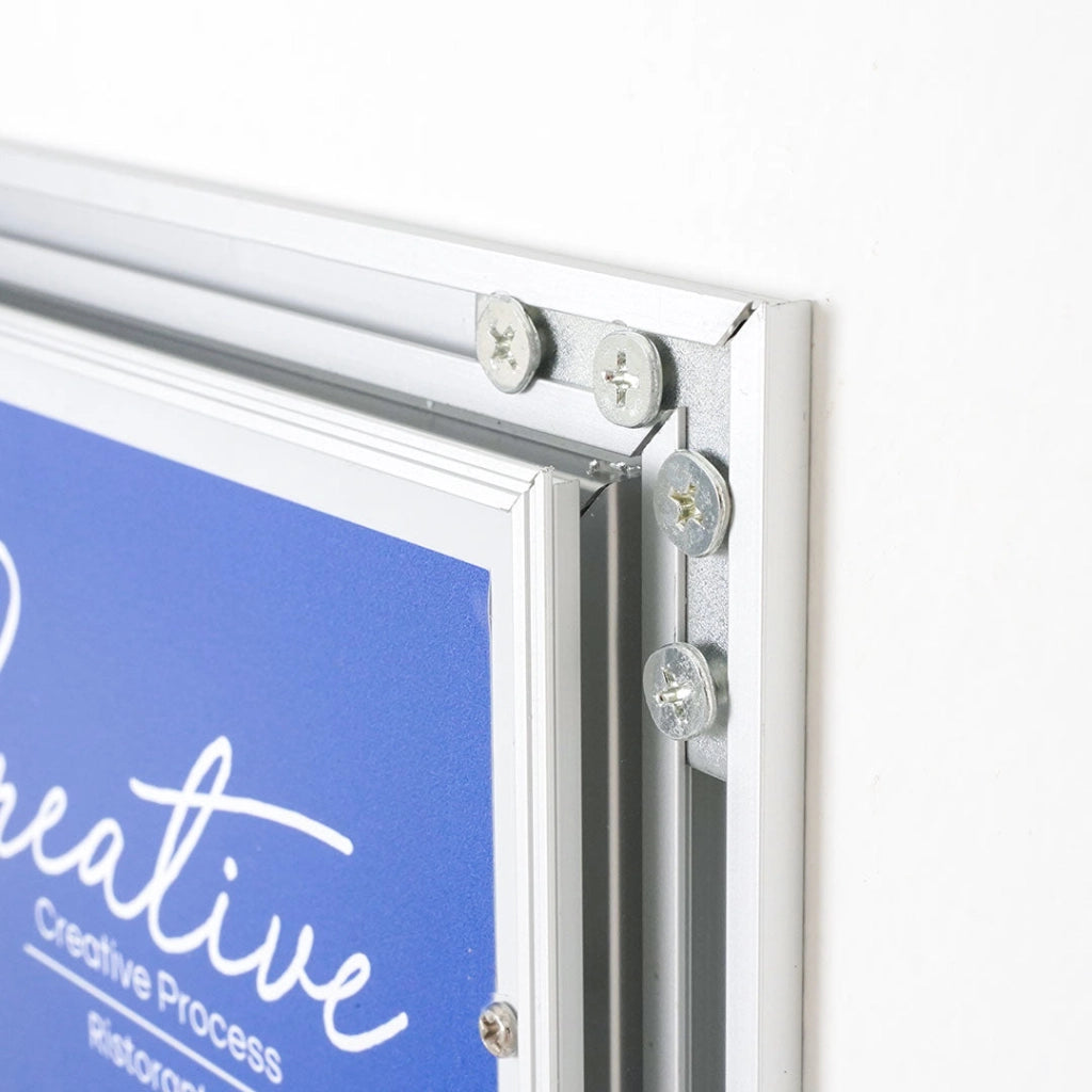 Bacheca con Apertura a Battente 30,1x48,7x2,3 cm in Alluminio con Led Silver