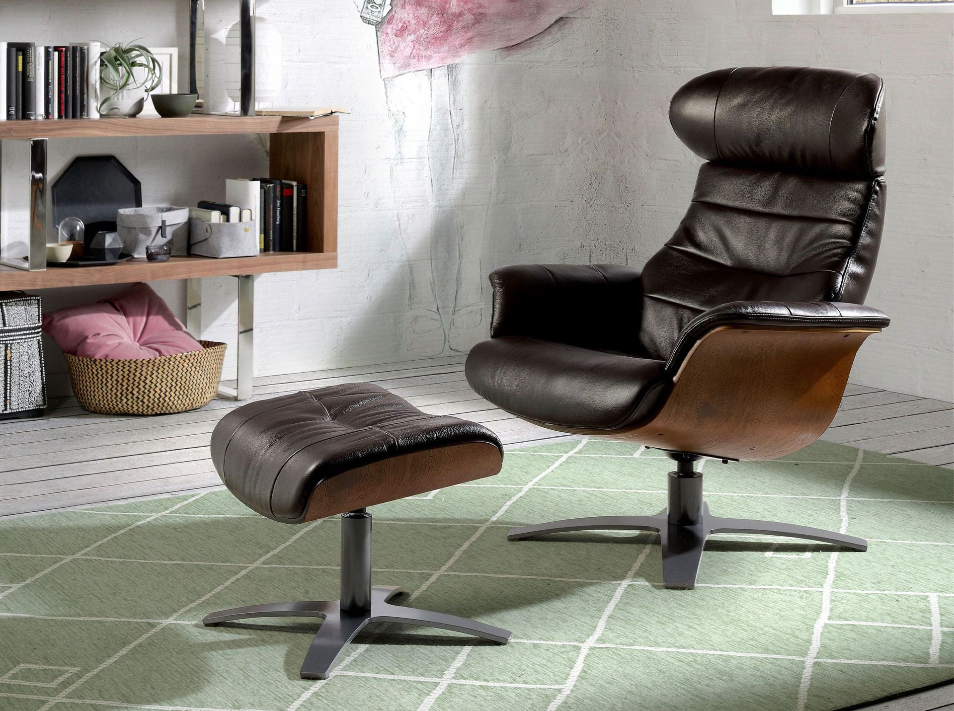 Poltrona girevole reclinabile in pelle marrone cioccolato