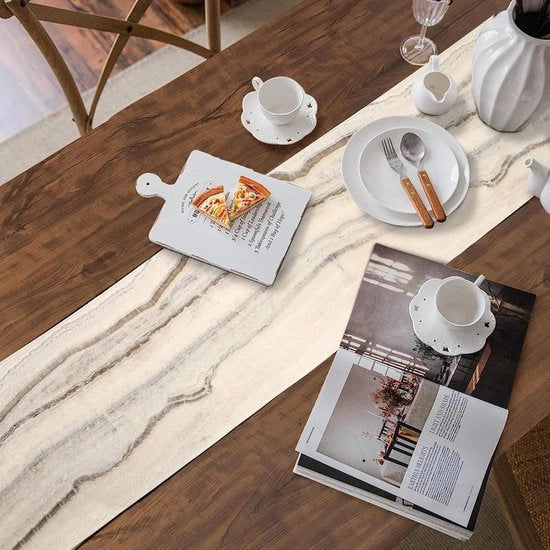 Tavolo da pranzo e salotto in lino beige con decorazione a strisce e marmo fine
